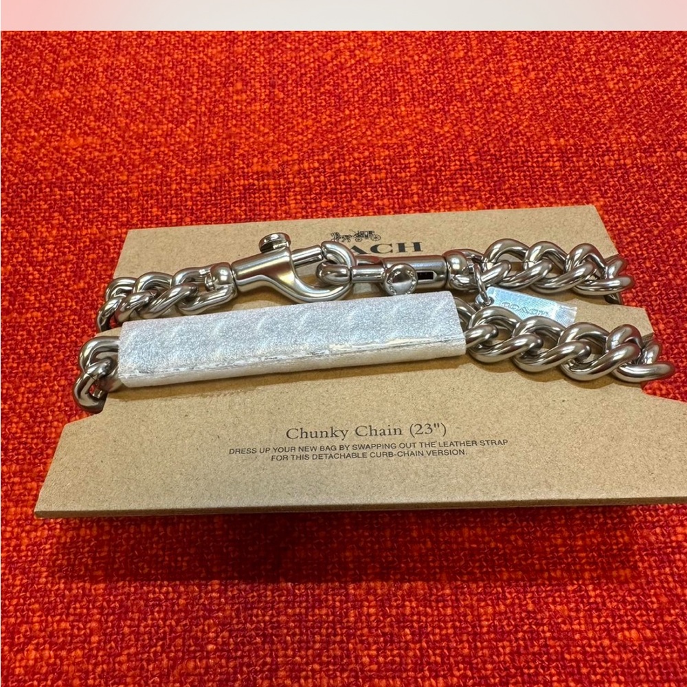 ❤️❤️❤️NEW Coach chunky short chain strap/silvertone 23"❤️❤️❤️